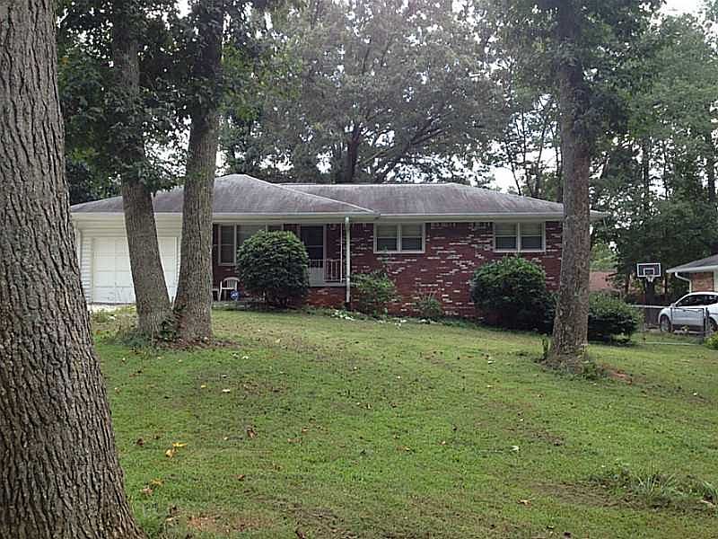 2nd image of 977 Woodward Cir SW