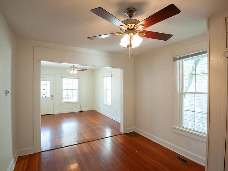 1202 N Walnut St — Photo 45