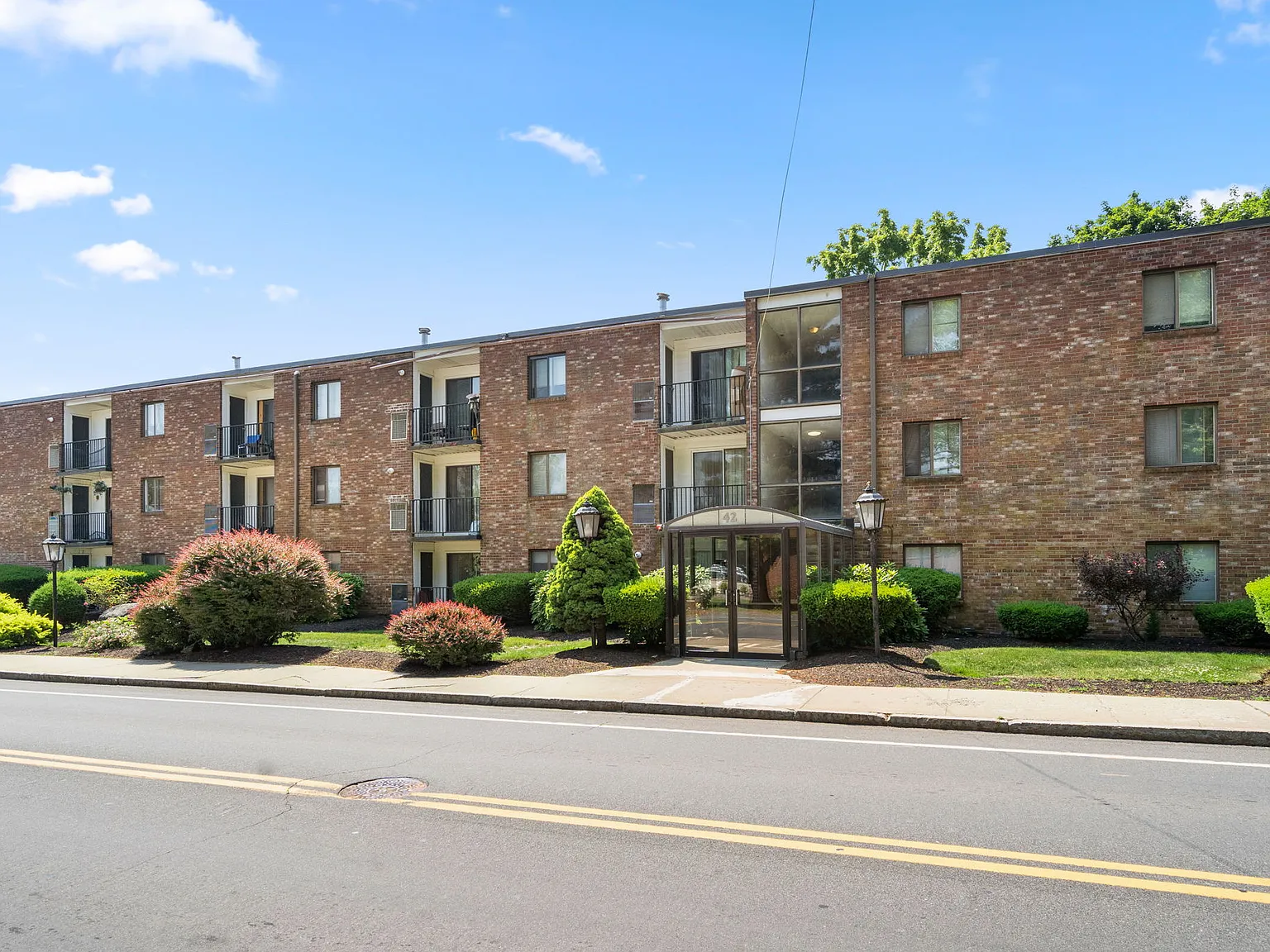 42 West — Photo 4