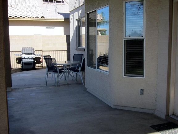 5th image of 2118 E Angela Dr