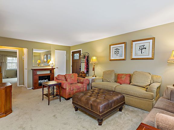 KathyOD-15M Essex Pl-3.JPG
