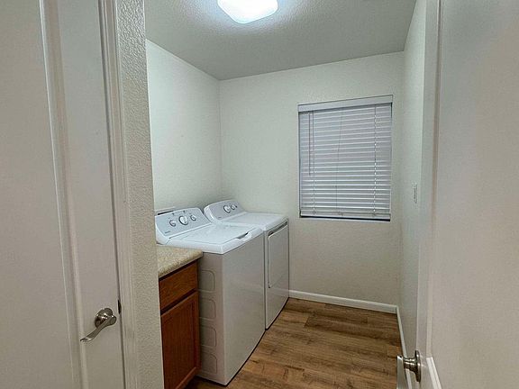 4th image of 2503 S Lea Ave