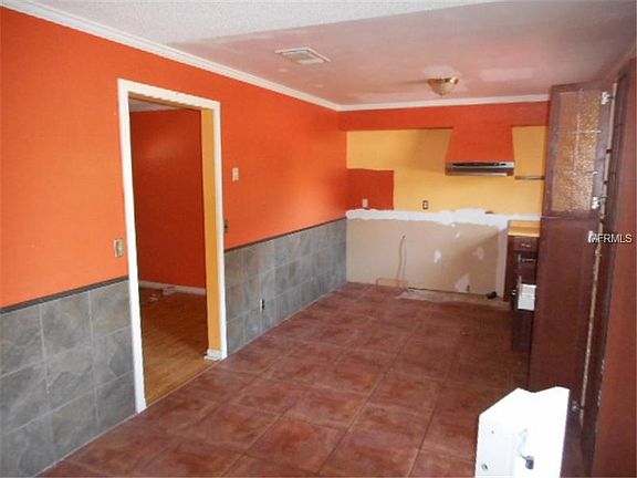 4th image of 320 Hidden Lake Dr