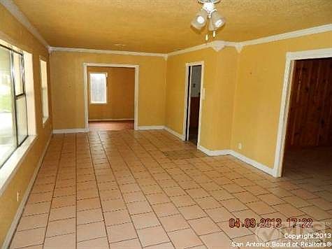4th image of 327 Milford Dr