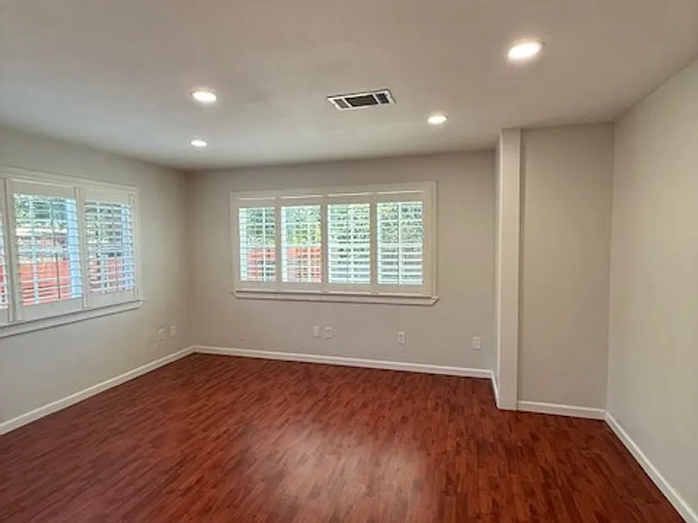 334 Roanoke Rd — Photo 20