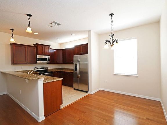 4th image of 1821 Garvin St