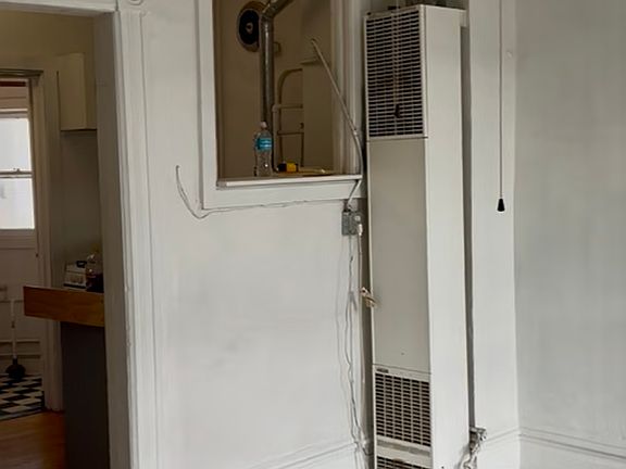 3rd image of 1900 N Milwaukee Ave #3R