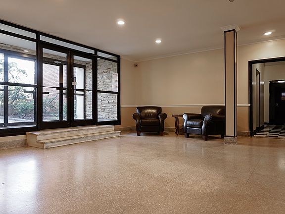 3rd image of 2244 Bronx Park E APT 4H