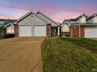 13305 Woodlake Village Ct E, Saint Louis, MO 63141