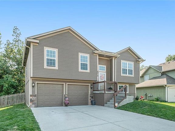 3rd image of 4815 Shearer Ct