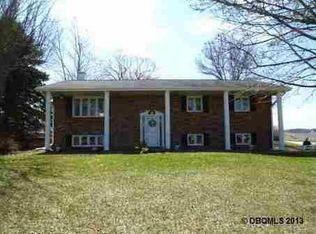 7990 Old Highway Rd, Dubuque, IA 52002