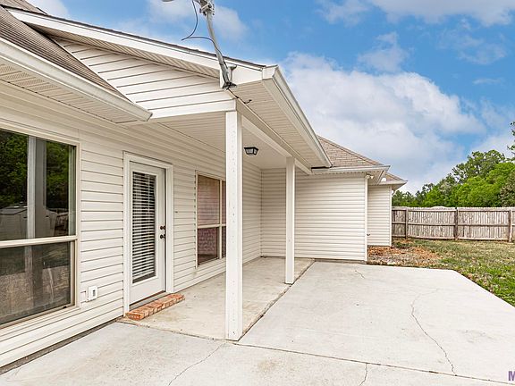 4th image of 23264 Conifer Dr