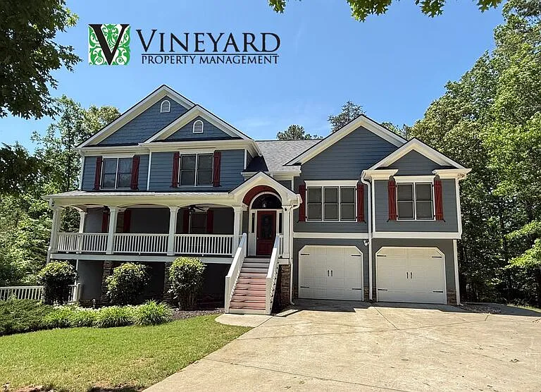 102 Oak Ridge Trl SE — Photo 1