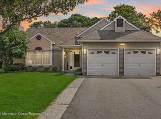 20 Colwyn Way, Toms River, NJ 08757