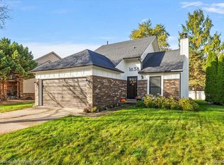 1638 Hanley Ct, Birmingham, MI 48009