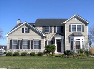 4253 Shadowstone Dr, Easton, PA 18040