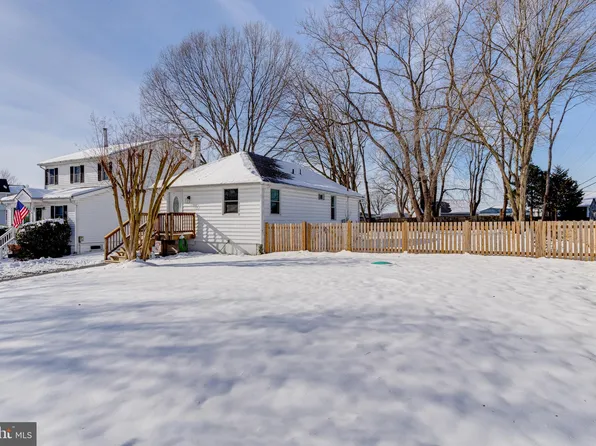 303 Maple Ave, Edgewater, MD 21037