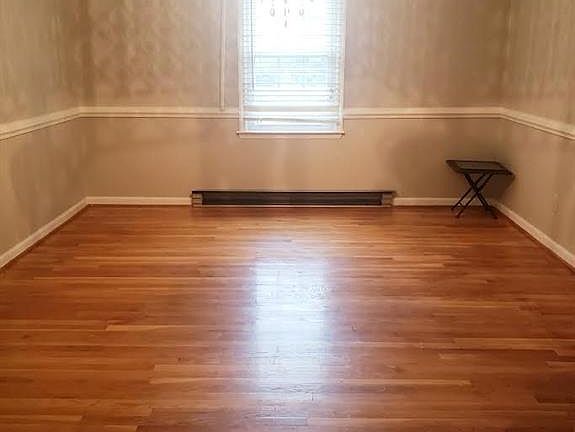 3rd image of 16040 Church St