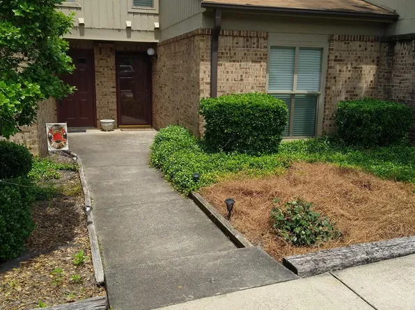 8023 Charter Oak Ln, Charlotte, NC 28226