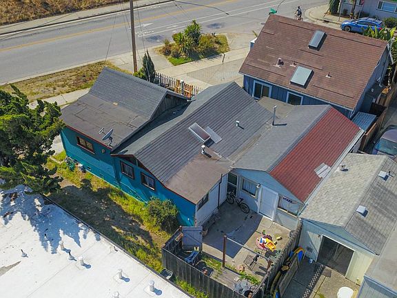 3rd image of 807 E Cliff Dr