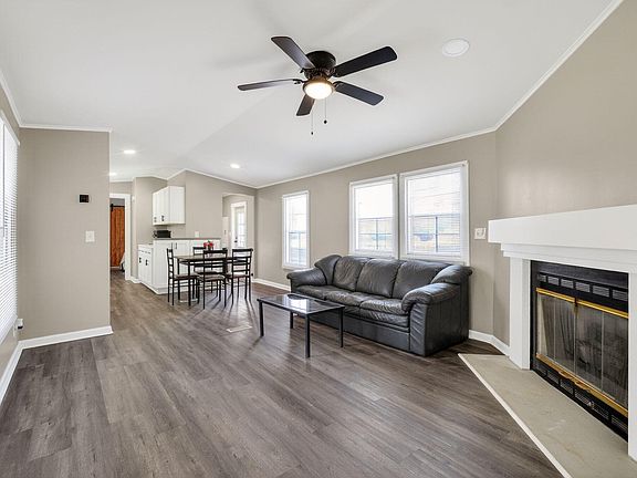 3rd image of 2001 Auburn Rd