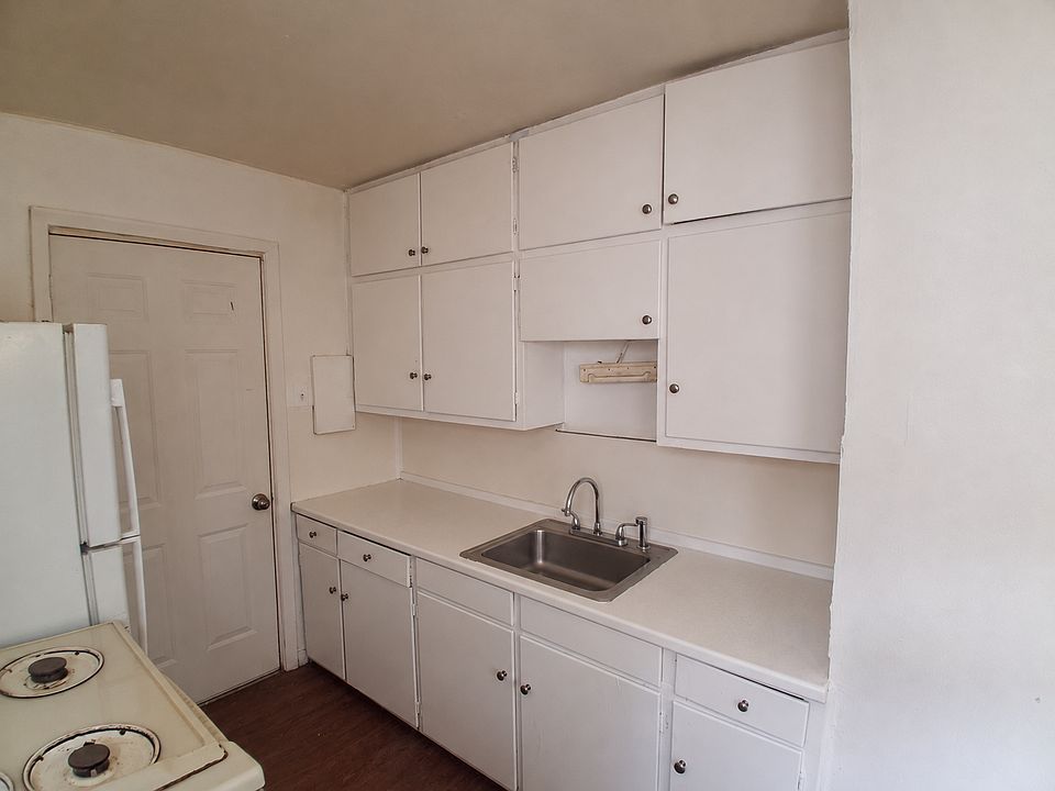 2nd image of 21476 Audrey Ave