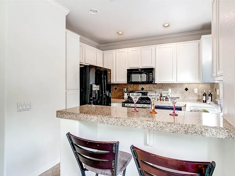 4212 Avenida Arroyo — Photo 8