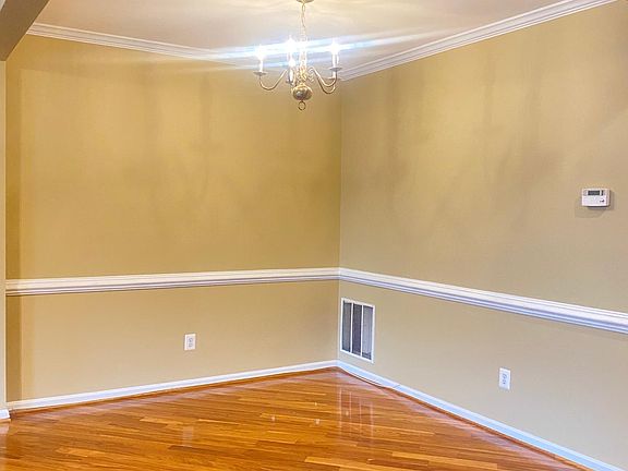 3rd image of 9656 Potters Hill Cir