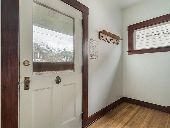 2nd image of 1735 SE 35th Ave