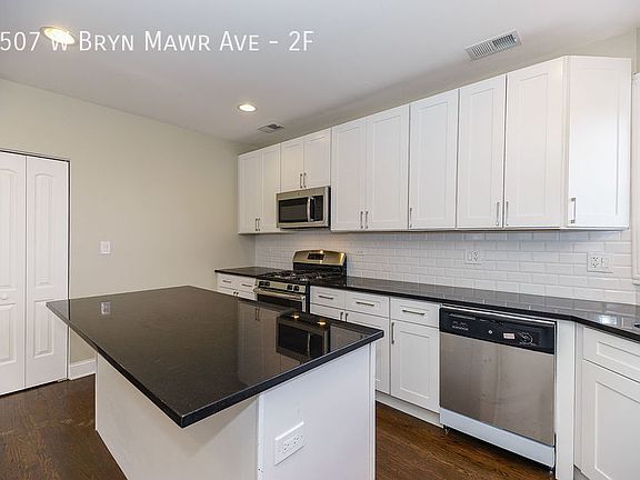 3rd image of 1507 W Bryn Mawr Ave APT 2F