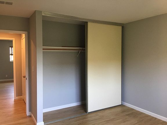 5th image of 1339 Henderson Ave APT B