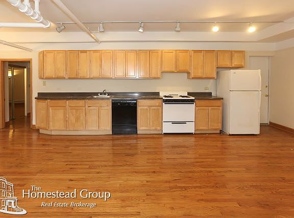 3rd image of 3449 N Sheffield Ave #1GARDEN