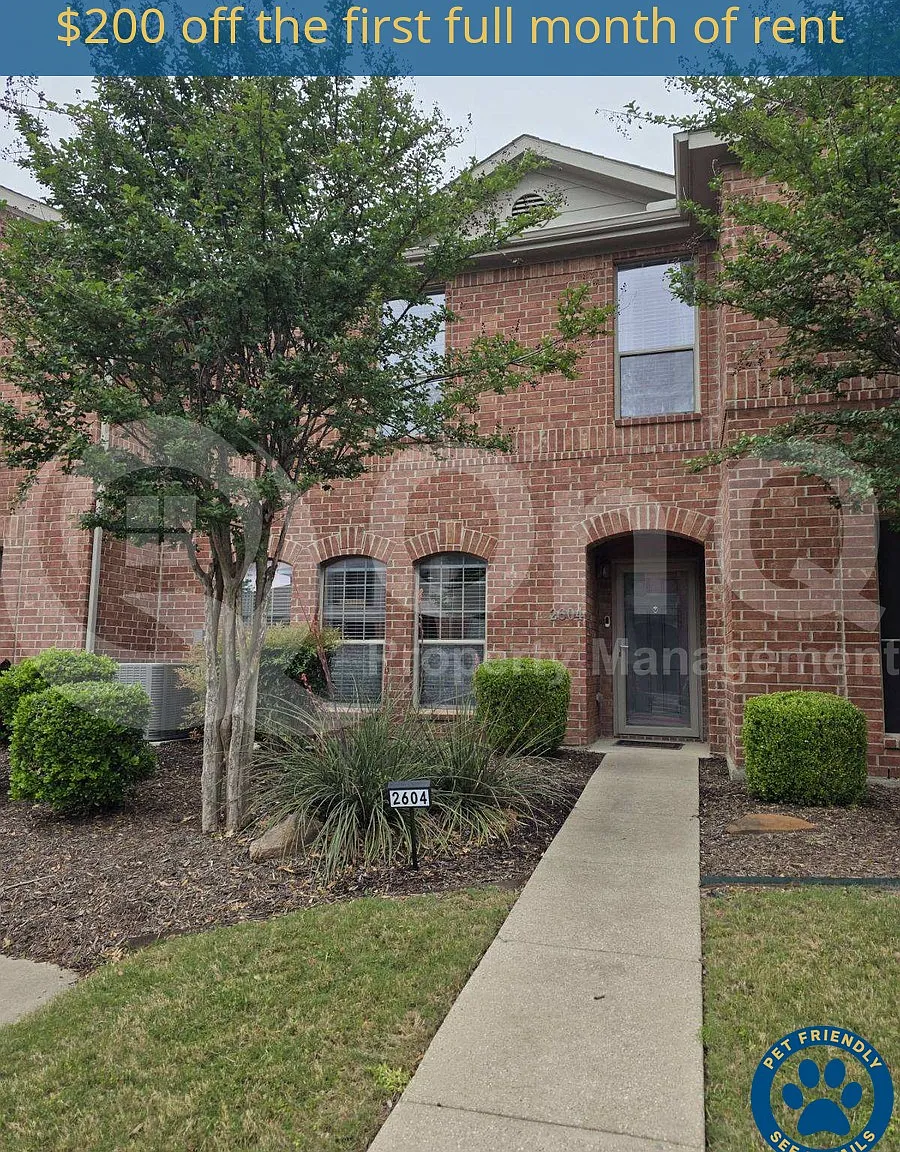 2 bed, 1.5 bath, 1350 sqft, $1,990 — Photo 1
