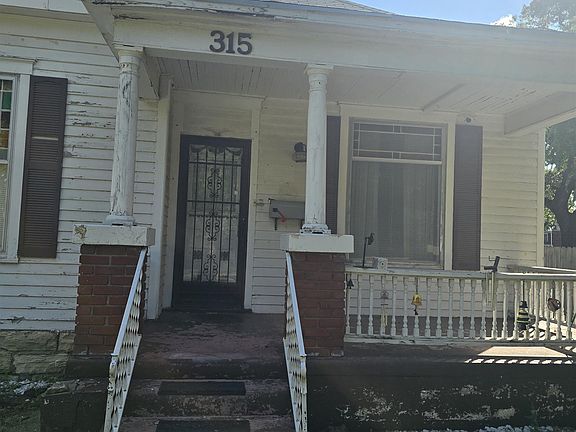 2nd image of 315 Oakdale Dr