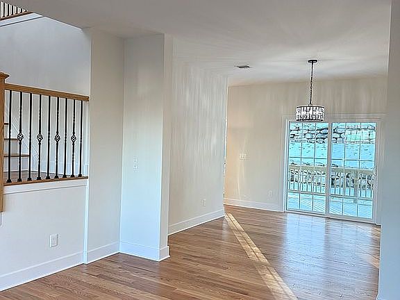 4th image of 79 Frank St