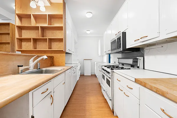 Sold by Compass | media 6