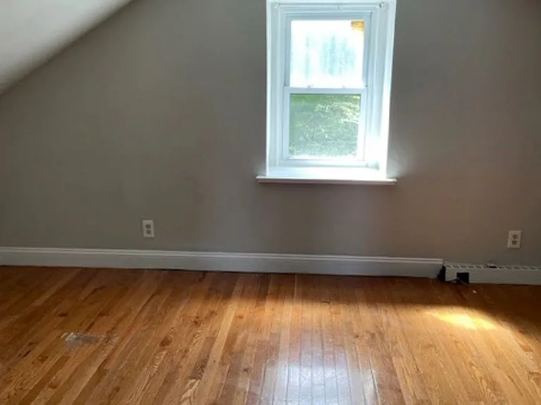 16 Windsor Avenue — Photo 22