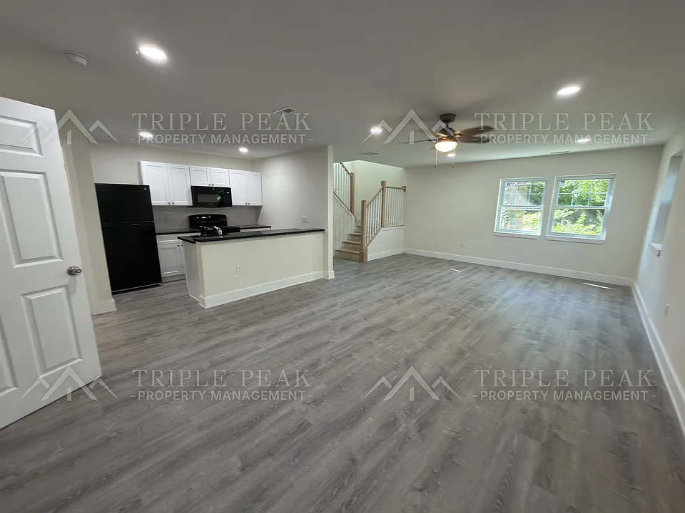 317 E Broad St #2
