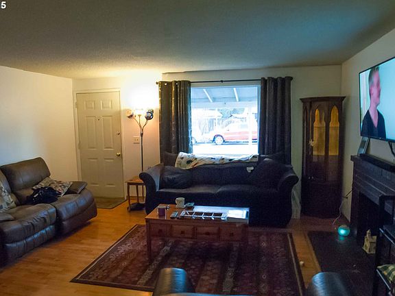 4th image of 15404 NE 31st St