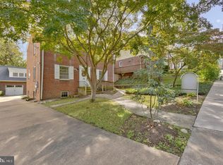 2431 N Utah St, Arlington, VA 22207