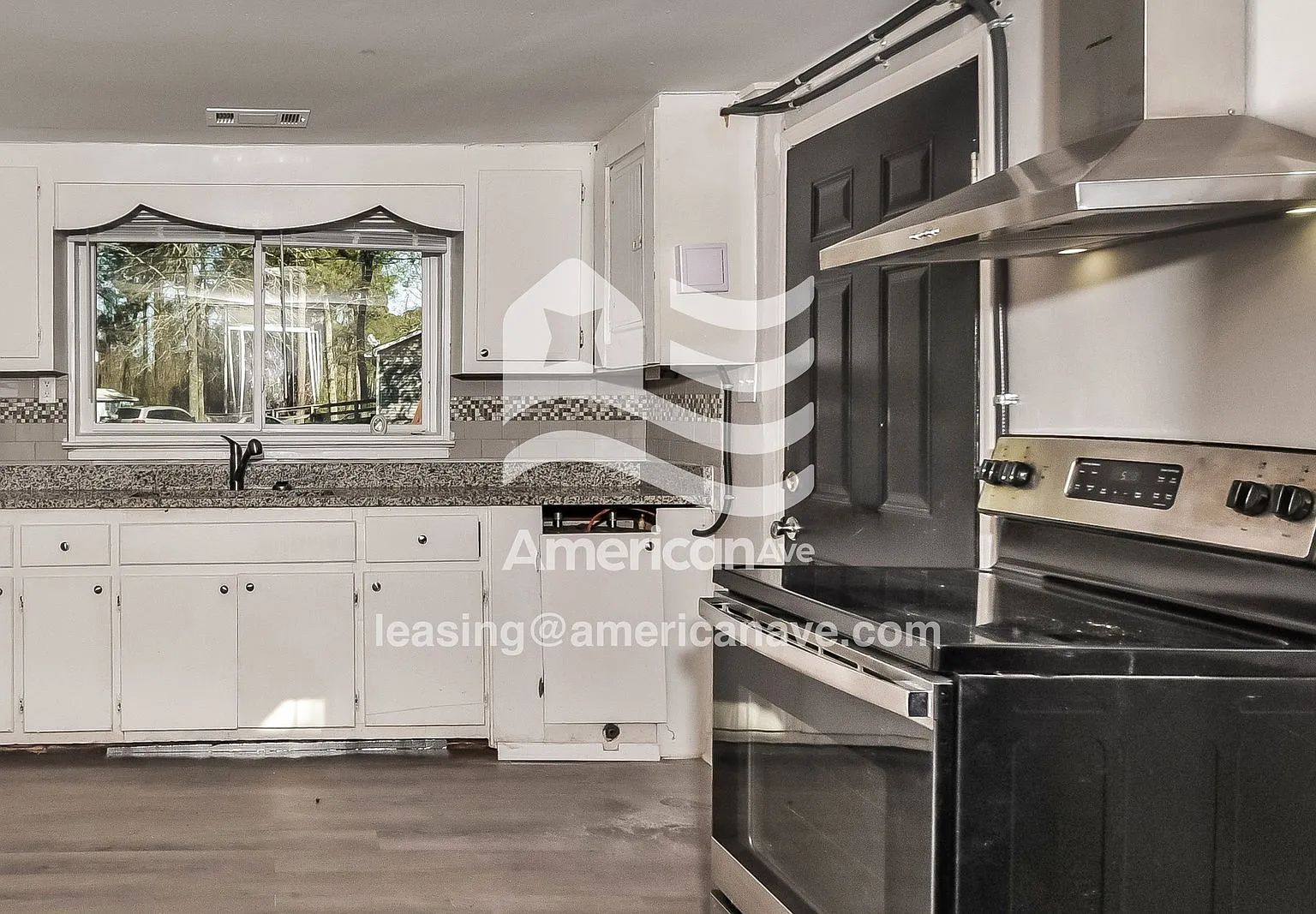 2 bed, 1.0 bath, 824 sqft, $882 — Photo 3