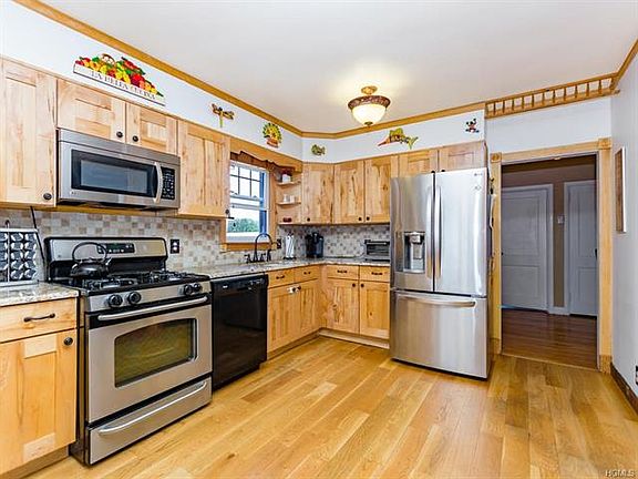 3rd image of 627 Park Ave
