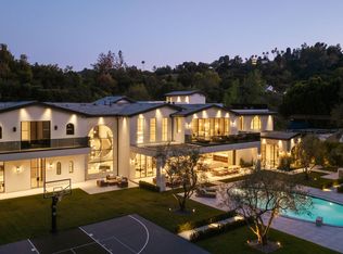 15837 Royal Oak Rd, Encino, CA 91436