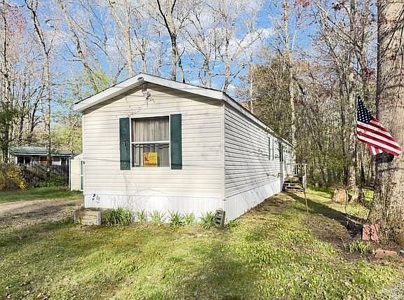 2nd image of 8 Larivierre Ln