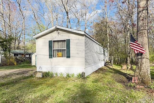 1st image of 8 Larivierre Ln