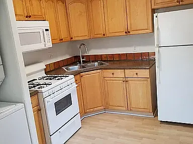 695A United Ave SE — Photo 6