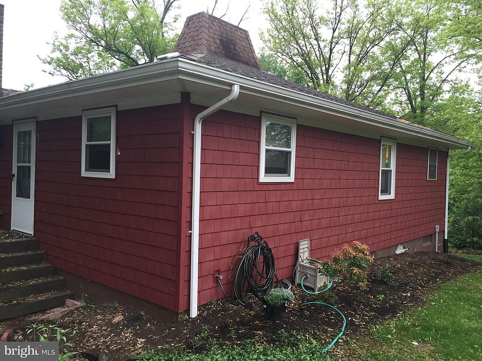 2nd image of 5508 Lake Dr