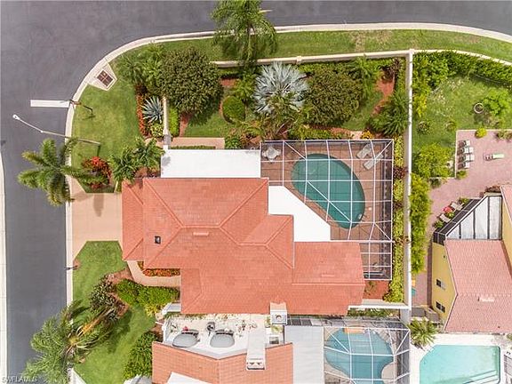 3rd image of 1256 Naples Lake Dr