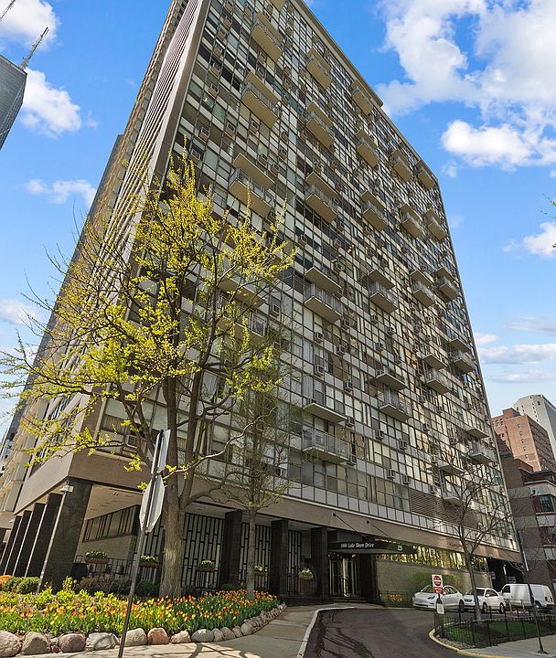 1st image of 1000 N Lake Shore Dr APT 404