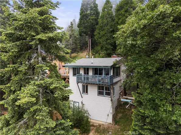 24682 Lake Gregory Dr, Crestline, CA 92325